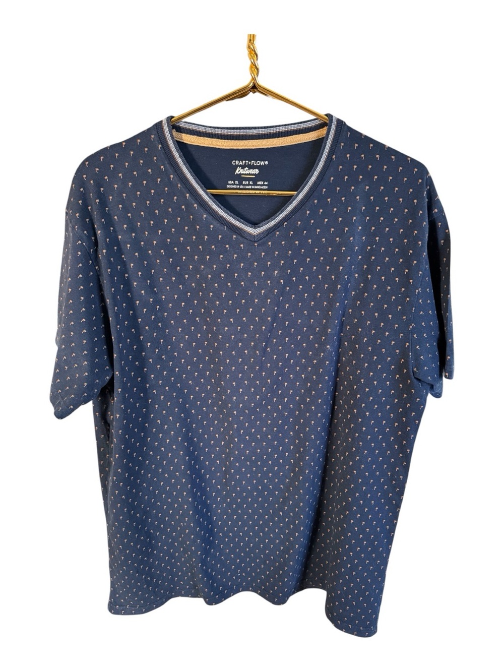 Men’s craft+flow Navy V-Neck Short Sleeve Shirt size XL